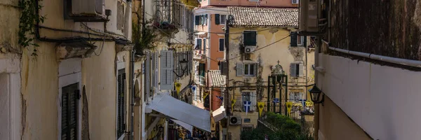 Visa på gatorna i Corfu panorama — Stockfoto