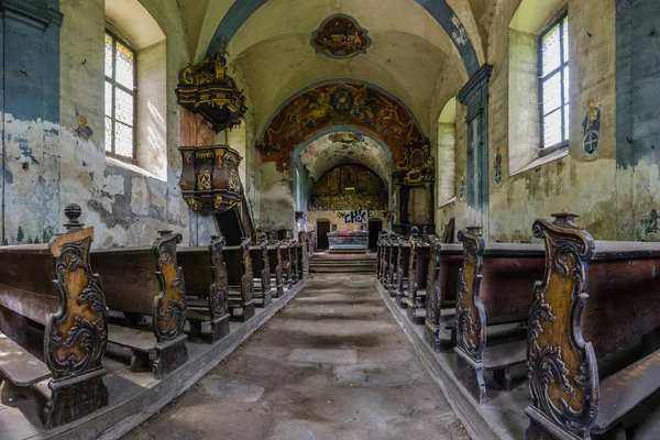 Iglesia abandonada panorama — Foto de Stock