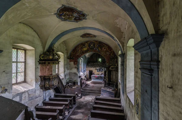 Vue dans l'église de Chorempore — Photo