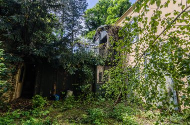 Eski terk edilmiş villa