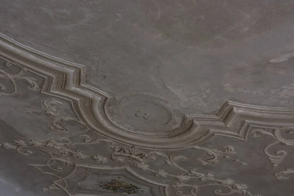 Stucco and ornaments on a ceiling in an castle — Stock Photo, Image