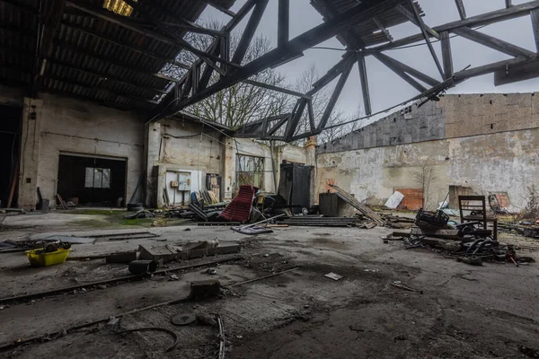 Alte verlassene Werkstatt — Stockfoto