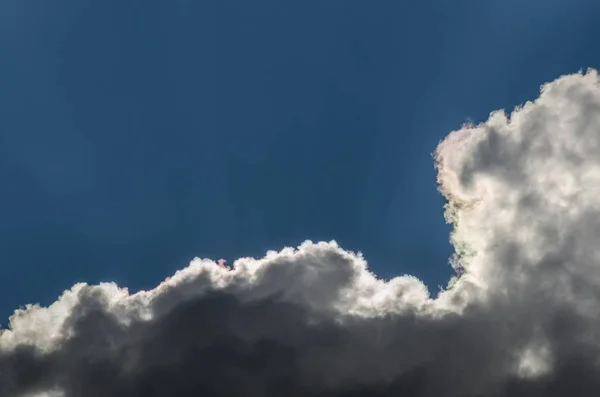 Shining clouds in the sky — Stock Photo, Image