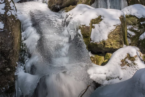 Calotte glaciaire à la cascade — Photo
