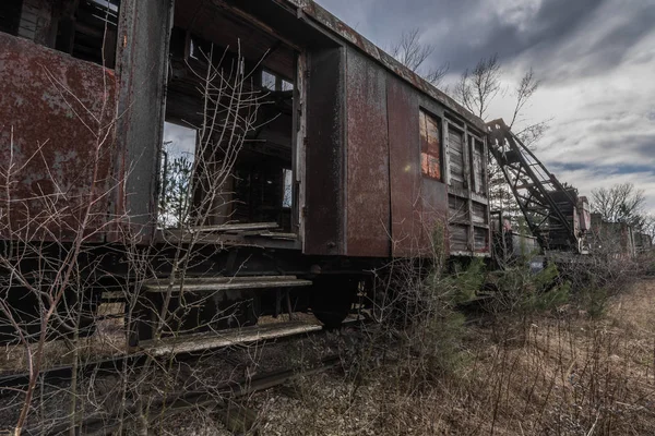 錆びた列車のオープンワゴン — ストック写真
