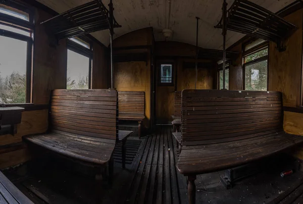 Compartimento de um panorama de trem de madeira — Fotografia de Stock