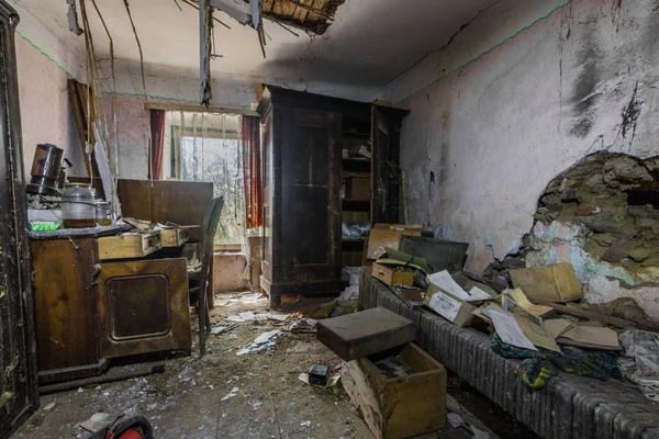 Collapsed room with furniture — Stock Photo, Image