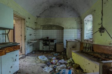 kitchen with vault in a house