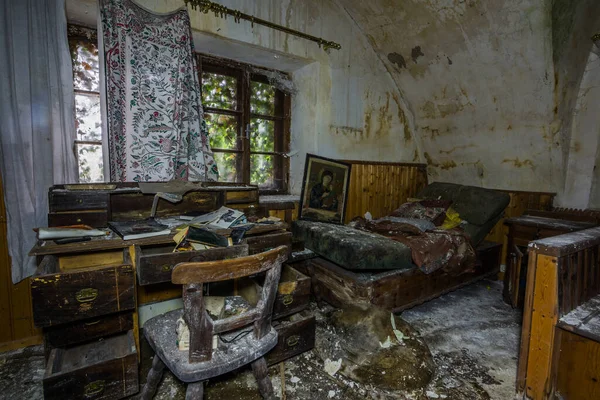 Muebles Madera Viejos Agradables Con Molde Una Casa —  Fotos de Stock