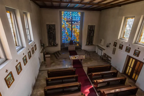 Vista Para Uma Antiga Igreja Colorida Mosteiro Abandonado — Fotografia de Stock