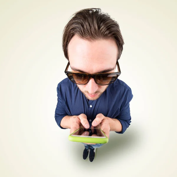 Komik adam kısa mesaj yaptığı telefon 