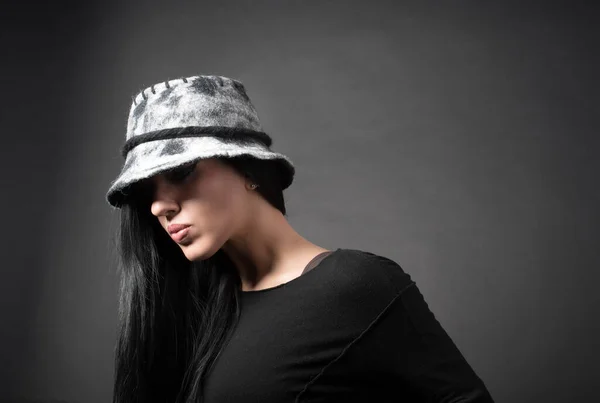 Elegant Woman Red Vintage Hat Thinking — Stock Photo, Image