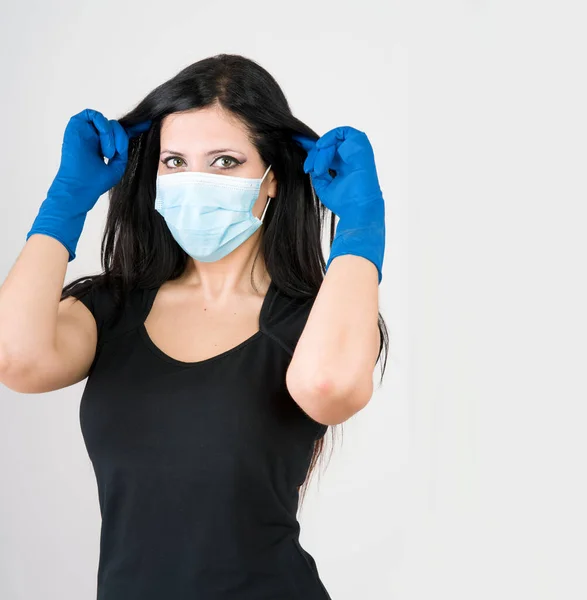 Mooie Vrouw Beveelt Aan Wat Dragen Voor Preventie Handschoenen Masker — Stockfoto