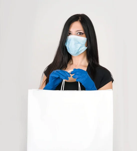 Mooie Vrouw Raadt Aan Wat Dragen Voor Preventie Handschoenen Masker — Stockfoto