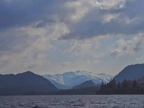 Jeziora Derwentwater i krajobraz — Zdjęcie stockowe