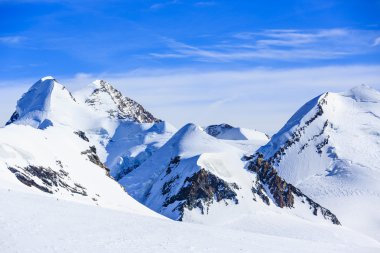 Castor ve Pollux, Roccia Nera ve Breithorn yamacı, Gor yukarıda