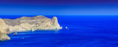 Santorini Adası uçurumlarda