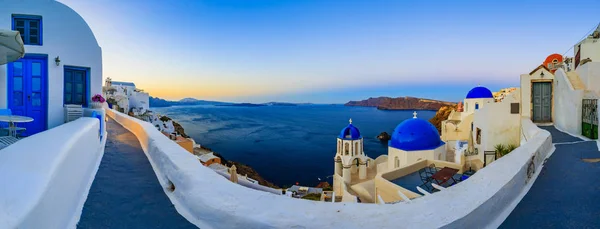 Traumhafte Aussicht mit weißen Häusern — Stockfoto