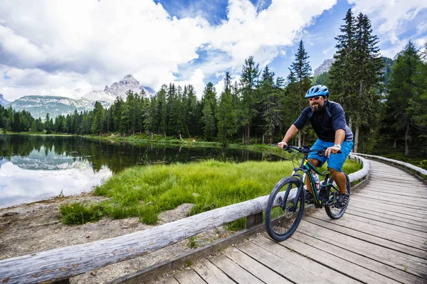 Mountain biking in Dolomites — Stock Photo, Image