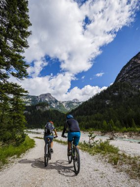 Dağ bisikleti kaç Dolomites içinde