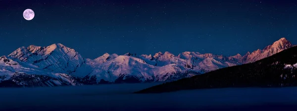 Живописный пейзаж заката Кранс-Монтаны в Швейцарии — стоковое фото