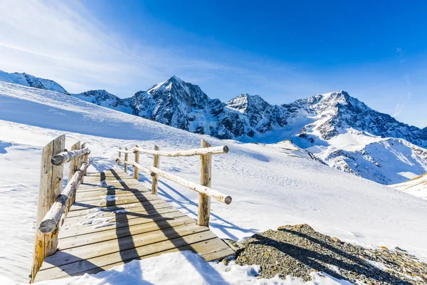 Snow in winter season, mountains. South Tirol, Solda in Italy. — Stock Photo, Image