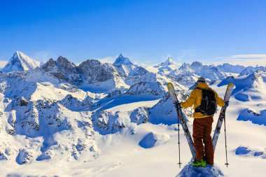  Güzel kış kar İsviçre ünlü moutains Amazing görünümü.