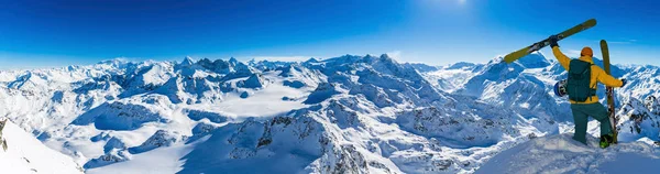 Paisaje panorámico de invierno desde Mont Fort y el famoso Matterhorn , —  Fotos de Stock