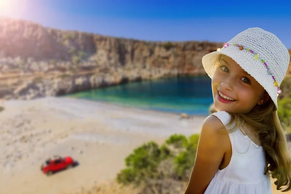 Junges Mädchen Strand Beton Griechenland — Stockfoto