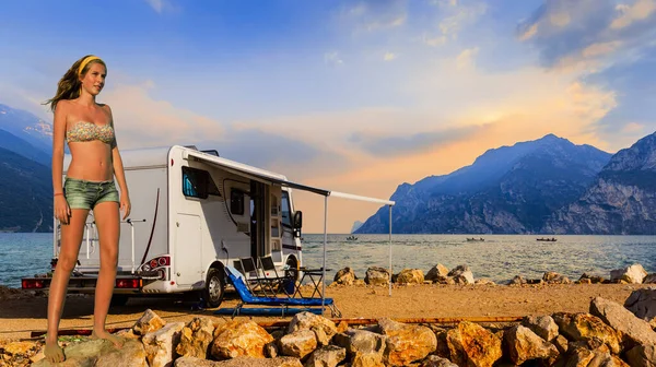 Europe Travel Attractive Tourist Girl Camping Ground Camper Italian Summer — Stock Photo, Image