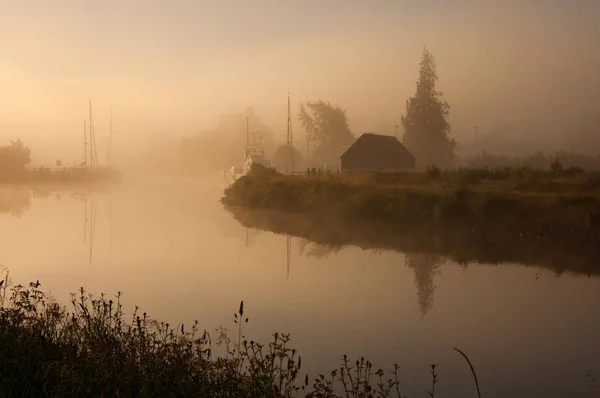 Caledonian canal sisli sabahı