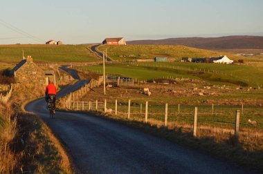 Shetland Adaları üzerinde tur döngüsü