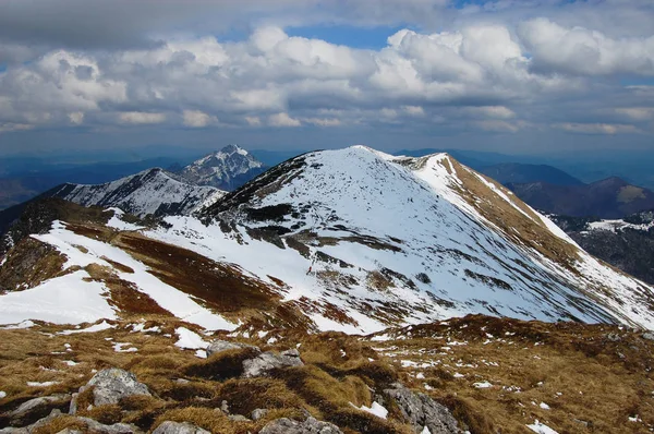 Slovakya karlı dağlar