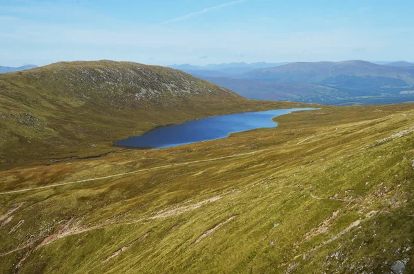 Ben Nevis giderken küçük loch