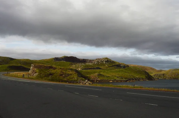 Shetland Adaları bulutlu manzara