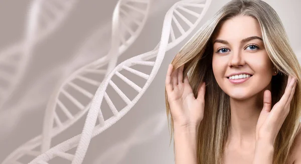 Porträt einer sinnlichen Frau zwischen weißen DNA-Ketten. — Stockfoto