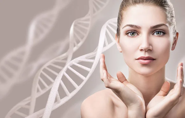 Portret van sensuele vrouw onder witte DNA-ketens. — Stockfoto