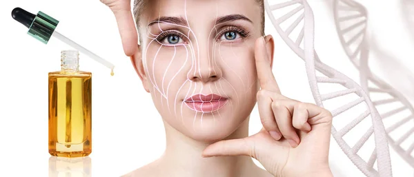 Olio di primer cosmetico che si applica sulla faccia della donna sullo sfondo del DNA . — Foto Stock
