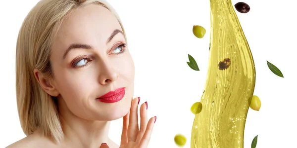 Piękna kobieta w pobliżu oliwy z oliwek. Koncepcja pielęgnacji skóry dla dorosłych. — Zdjęcie stockowe