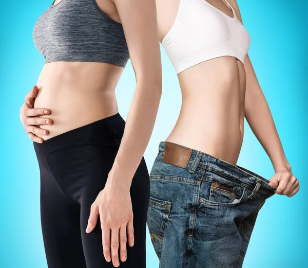 Женщина с жировым животом сравнить до и после концепции потери веса . — стоковое фото