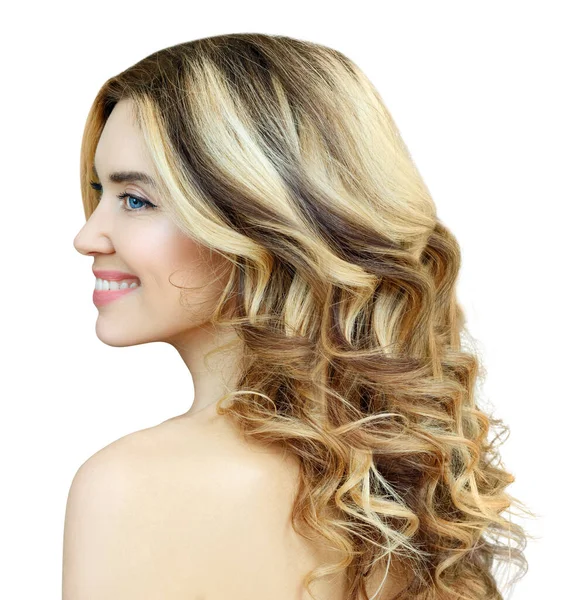 Beauty portret van blonde vrouw met golvend haar. — Stockfoto