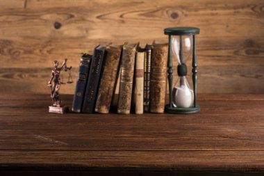 Hukuk ve adalet Tema