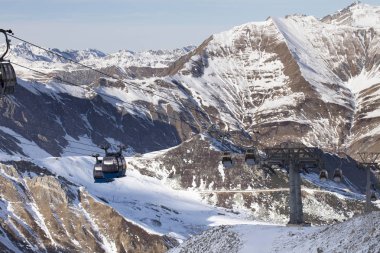 Kışın Alps - kayakçı için cennet