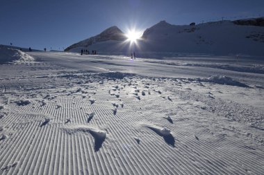 Kışın Alps - kayakçı için cennet