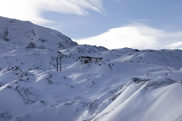 Invierno en los Alpes - el paraíso para el esquiador — Foto de Stock