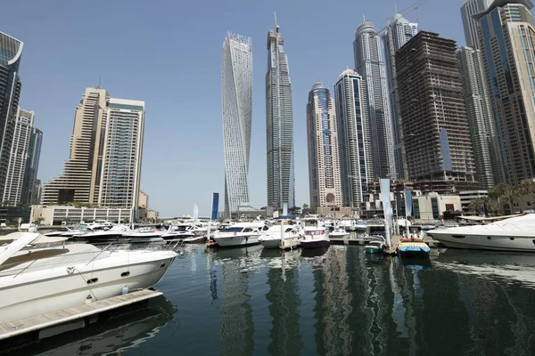 Dubai Marina am Mittag — Stockfoto