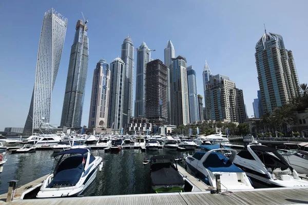 Dubai Marina am Mittag — Stockfoto