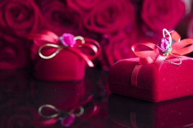 Gül ve hediyeler kavramı