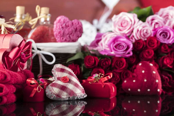 Concepto de rosas y regalos —  Fotos de Stock