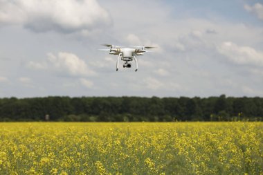 Dron eylem. Tecavüz alan sahne.     